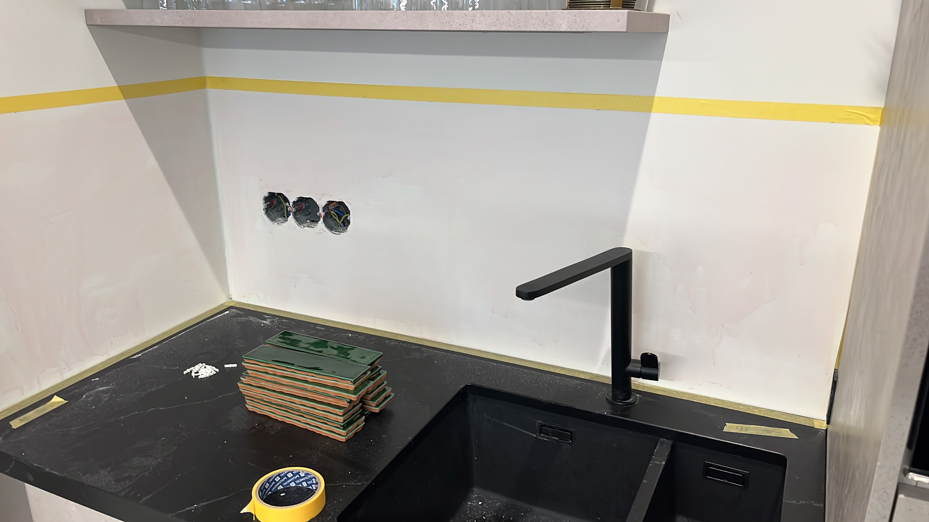 Keuken vóór tegelwerk – Barentzstraat, Amsterdam
